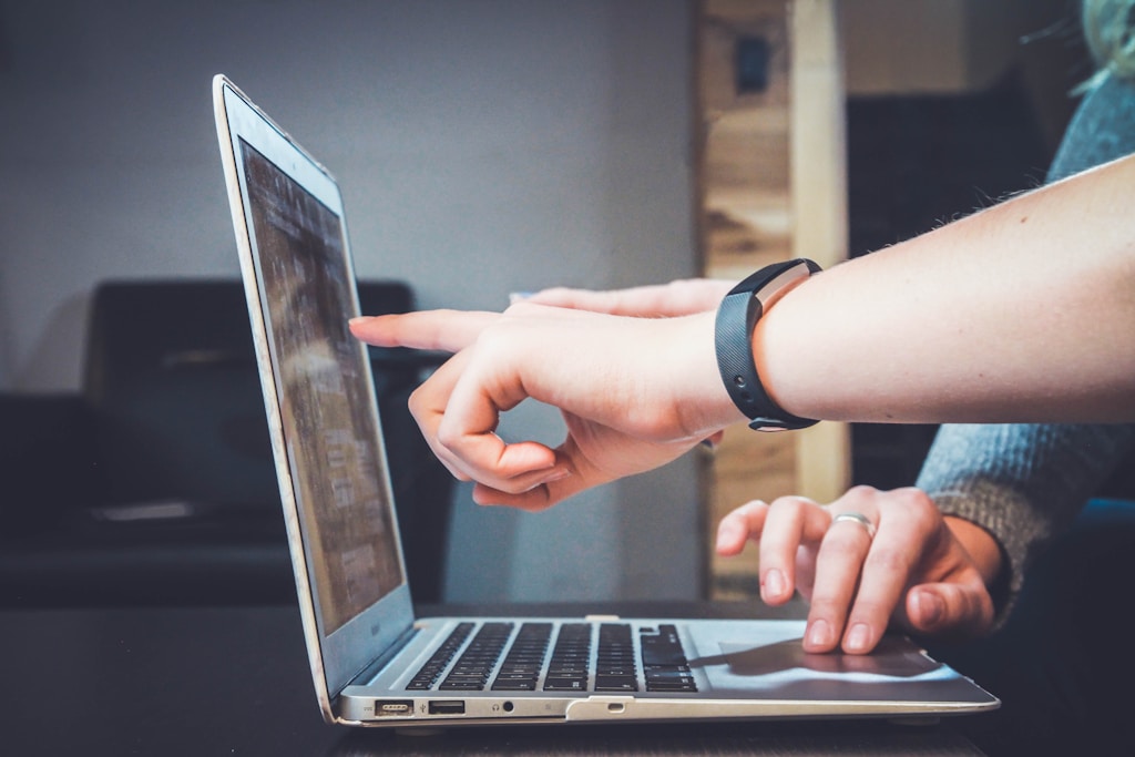 eCommerce repeat sales analytics and automated retention campaigns